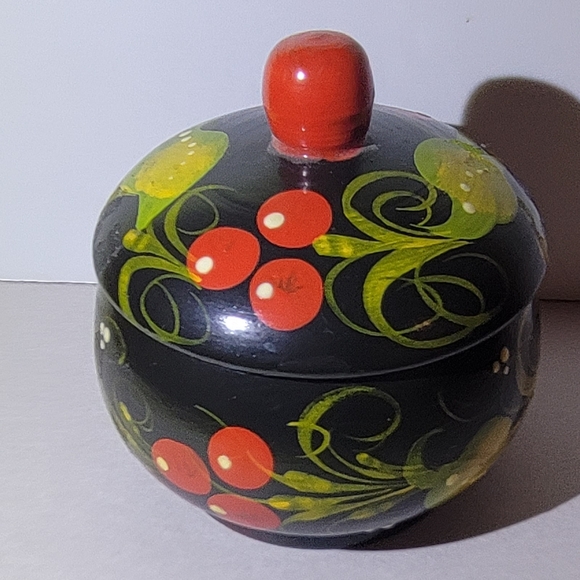 Russian Vintage Black And Red Berry Wooden Tea Bowl Small. - Picture 3 of 6